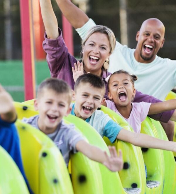 آموزش همکاری و تعامل اجتماعی از طریق بازی در شهربازی